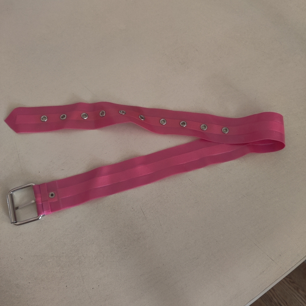 Fuchsia latex belt